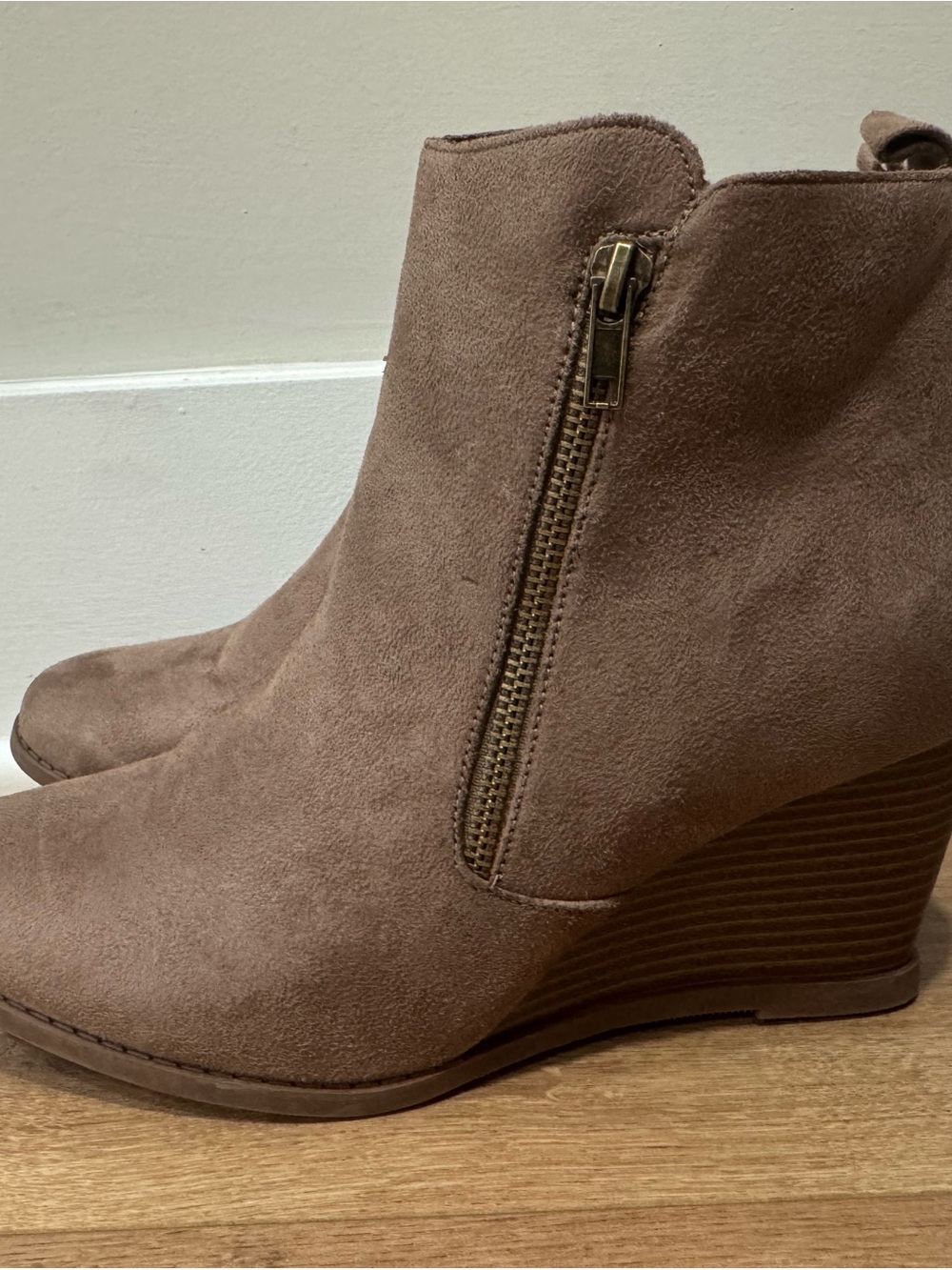 Shoe Land Women’s Size 11 Taupe Brown Suede Wedge Ankle Booties Zip Up